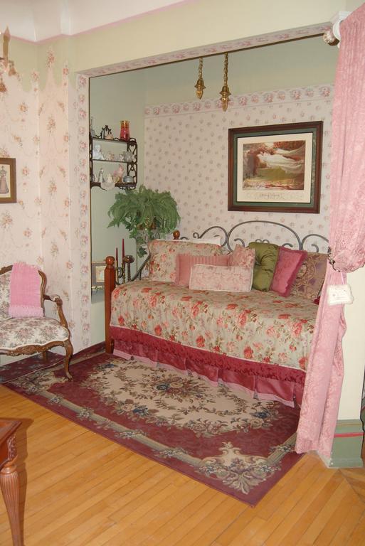 Schuster Mansion Bed & Breakfast Milwaukee Habitación foto