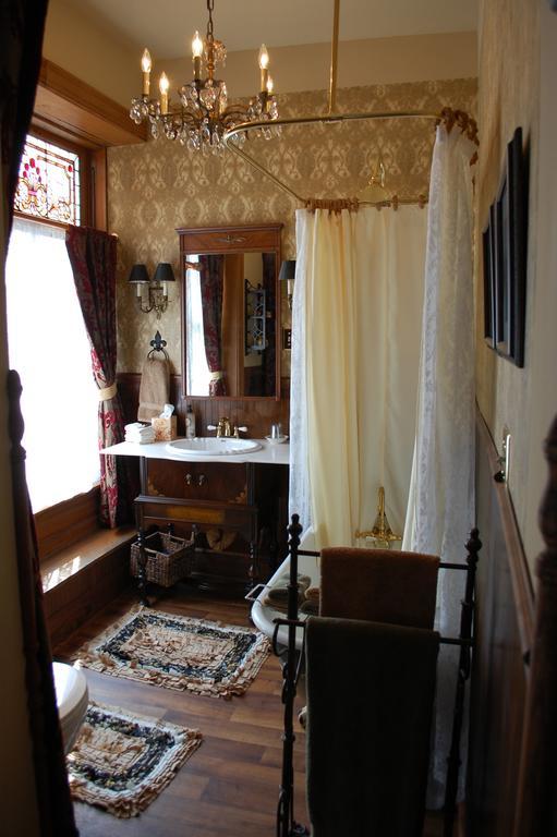 Schuster Mansion Bed & Breakfast Milwaukee Habitación foto